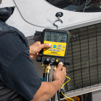 SM482V-lifestyle-02 (1)